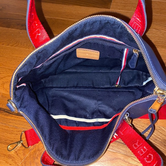 Tommy Hilfiger Bag - Picture 4 of 4
